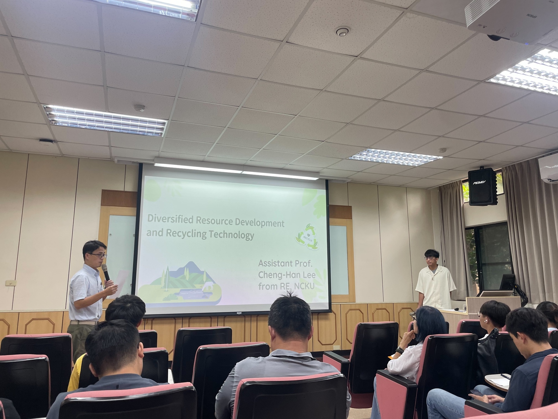 書報討論 -國立成功大學資源工程學系 李政翰 助理教授演講(另開新視窗/jpg檔)圖片