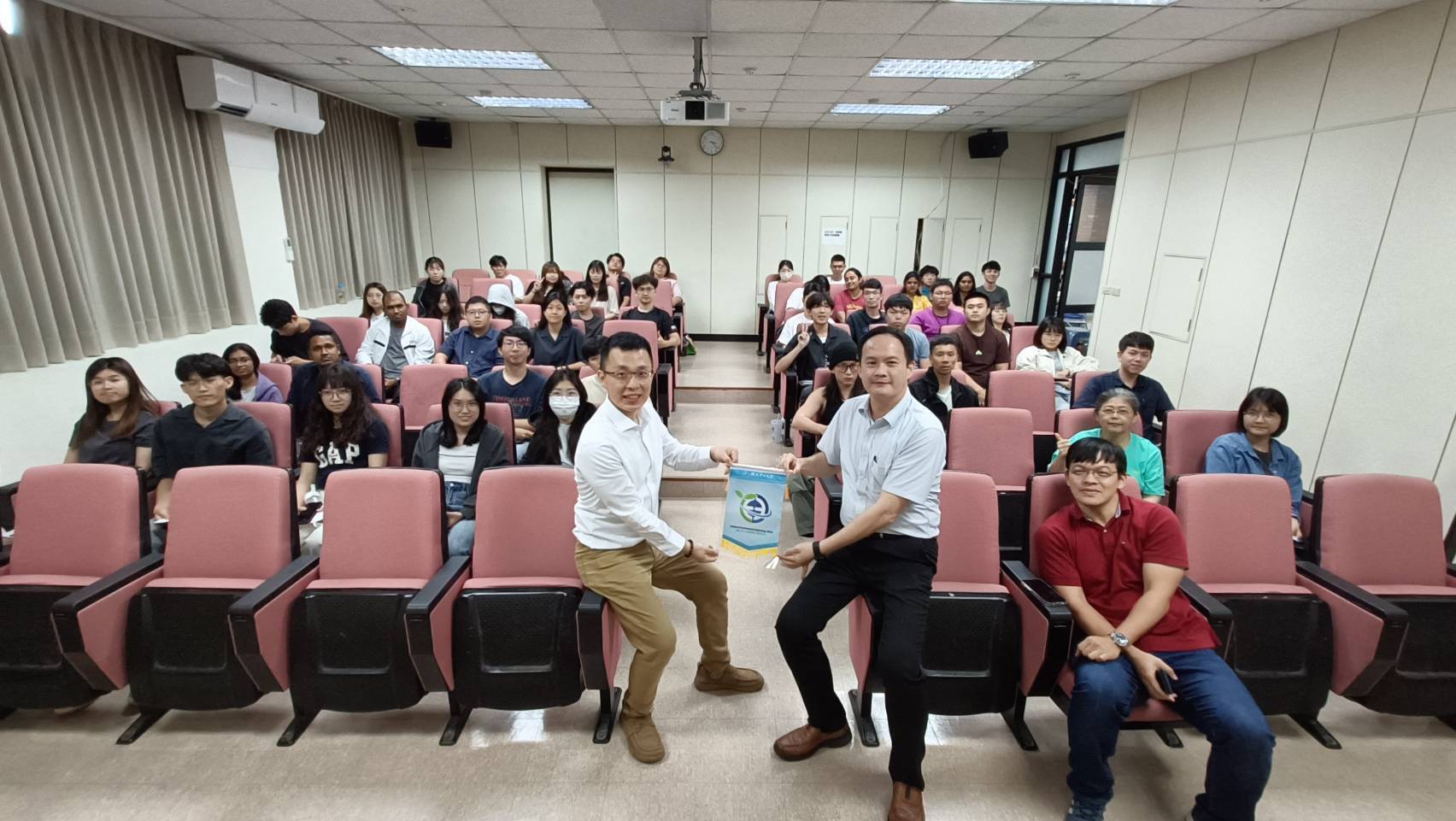 書報討論 -國立臺灣大學生物環境系統工程學系 潘述元 副教授 演講(另開新視窗/jpg檔)圖片