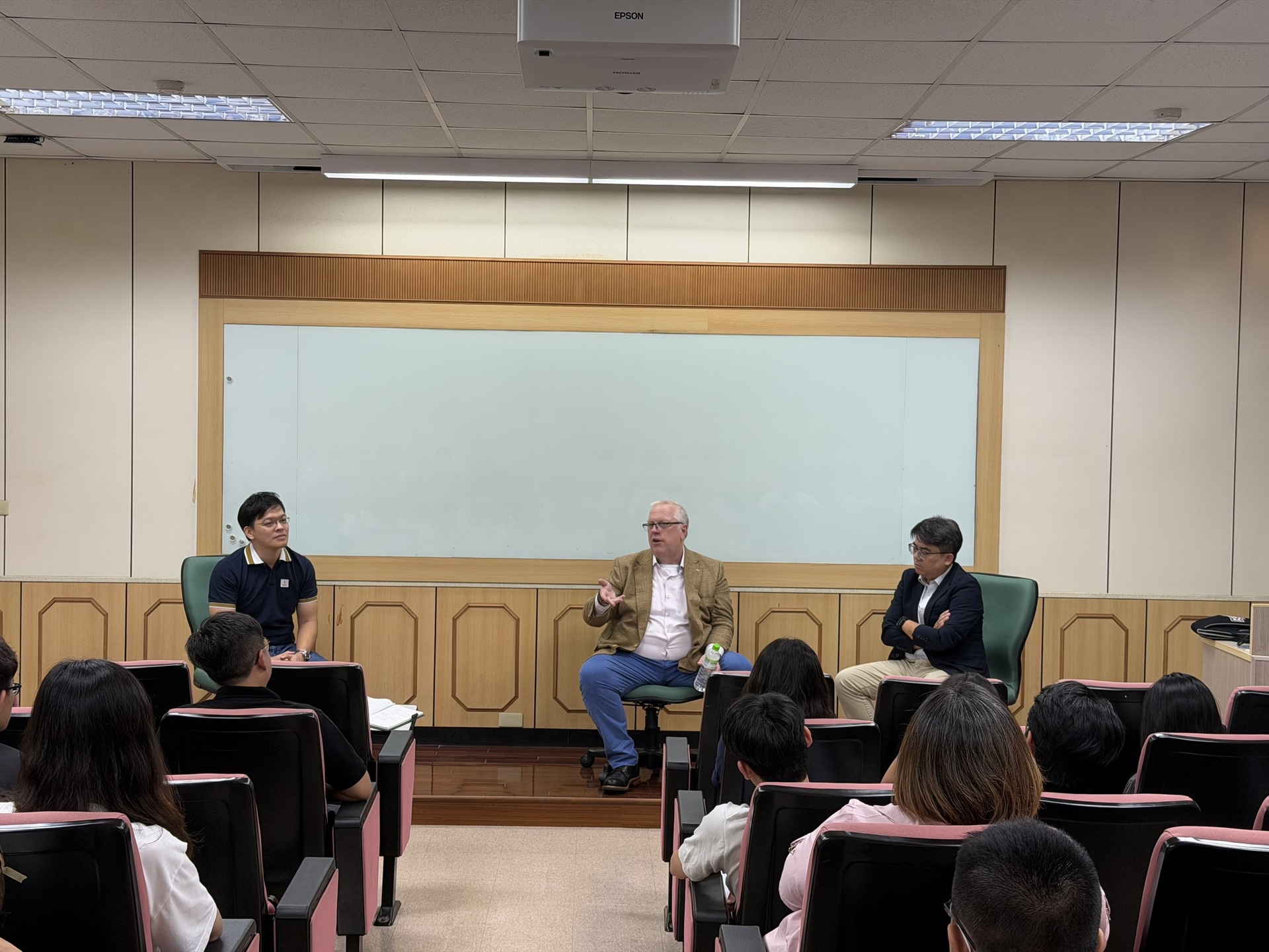 書報討論 -美國喬治亞理工學院Shane Syder 教授演講 (另開新視窗/jpg檔)圖片