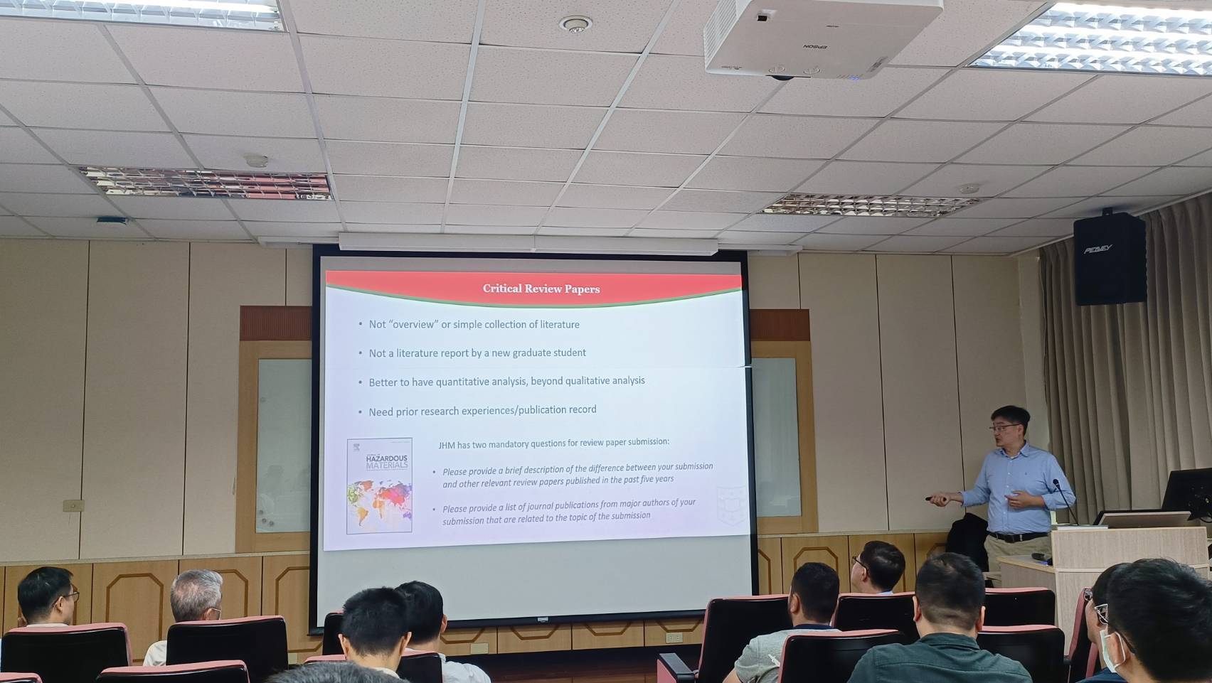 書報討論 -美國聖路易華盛頓大學能源環境與化學工程系 賀震 教授演講(另開新視窗/jpg檔)圖片