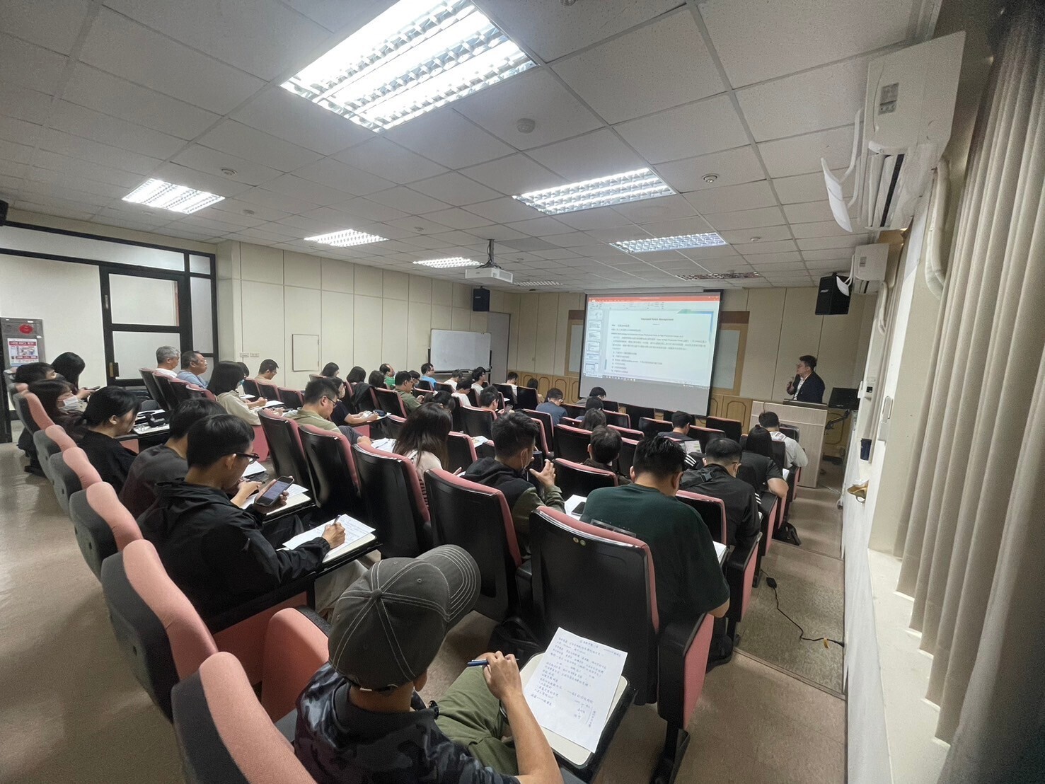 專題演講-茂登碳中和環保有限公司  林昱衡 總經理(另開新視窗/jpg檔)圖片