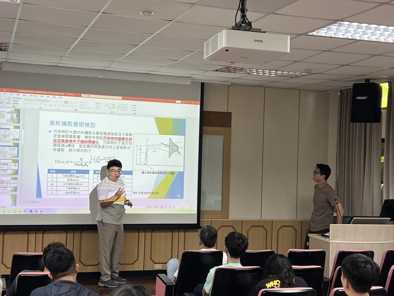 專題演講 - 王信評、陳思宏演講圖片