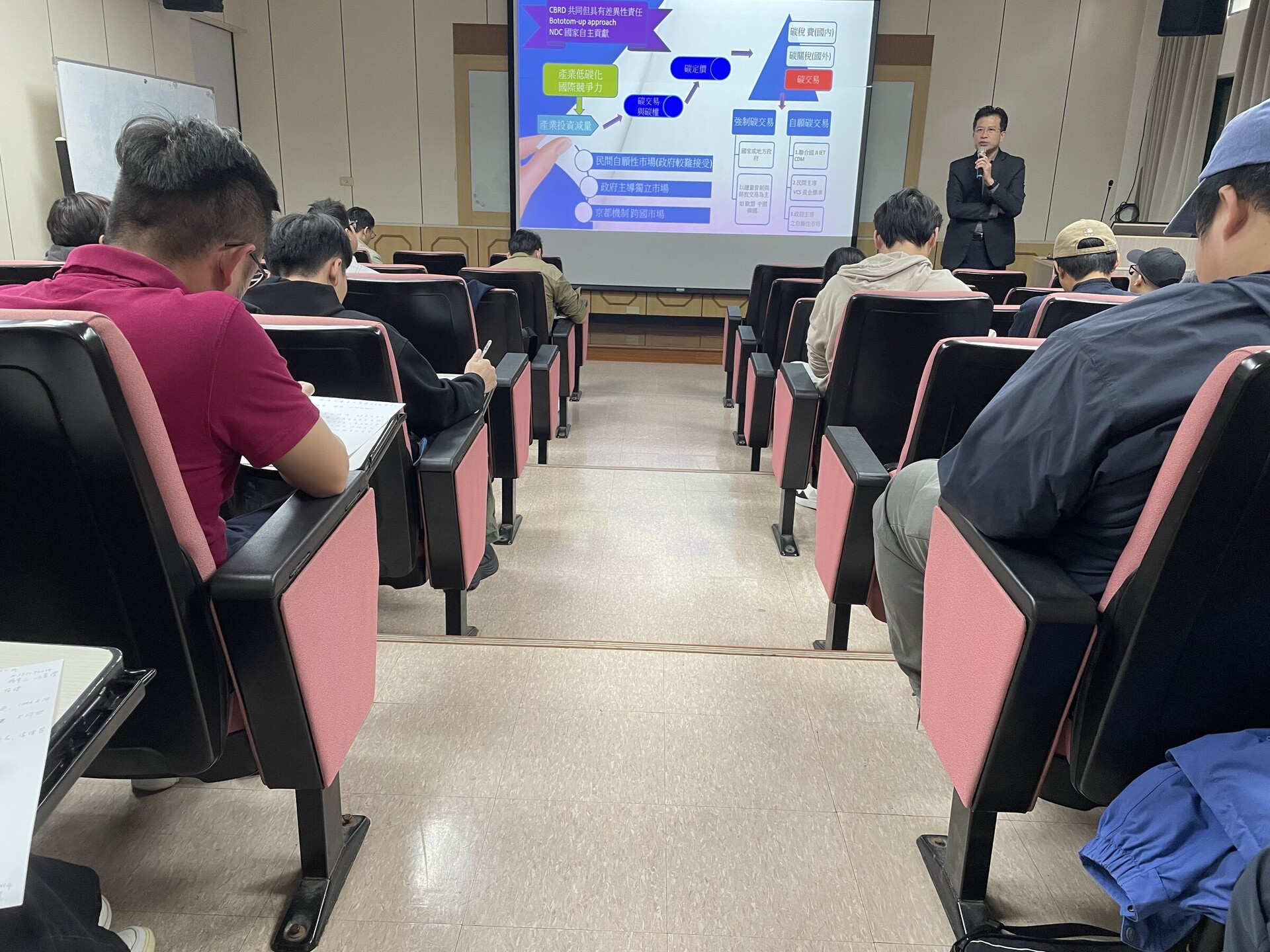 專題演講 -元律科技股份有限公司 方煥銘 副總經理演講(另開新視窗/jpeg檔)圖片